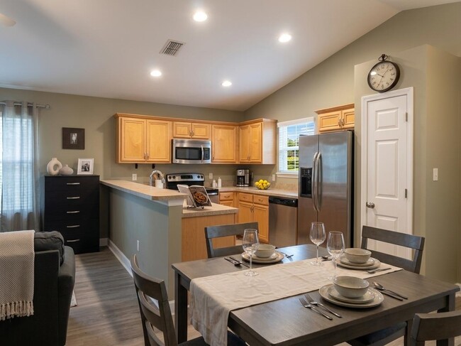 814 Brooke Manor Dr