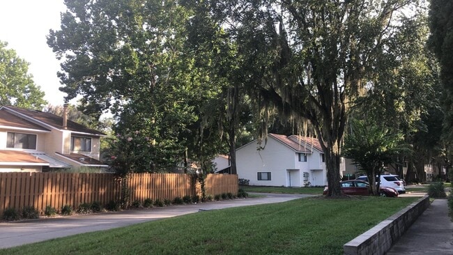 Photo - 807 SW 60th Ter