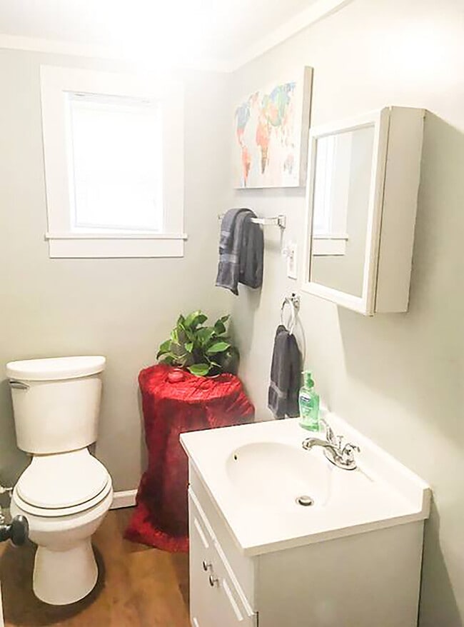 Photo - 254 W Main St