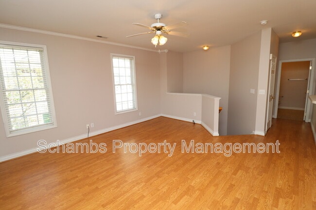 Photo - 2121 Kudrow Ln