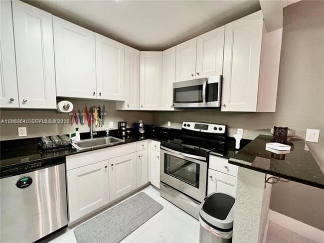 Photo - 1380 SW 11th St Unidad 1380 SW 11th St # 1