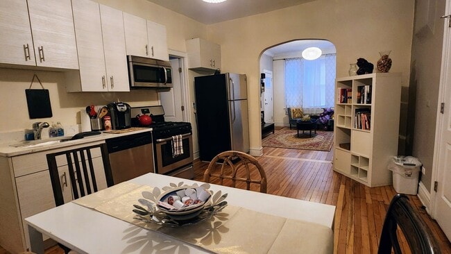 Photo - Brand new rehab 2 bedroom in the heart of Ukrainian Village with balcony facing south Unit 2150 - 3
