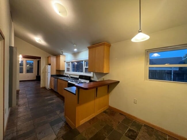 Photo - 3030 Park St Unit B