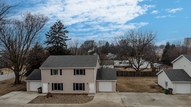 Photo - 522 2nd St SE Townhome