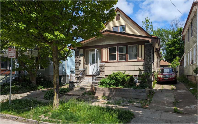 Building Photo - 107 Hawley St Rental