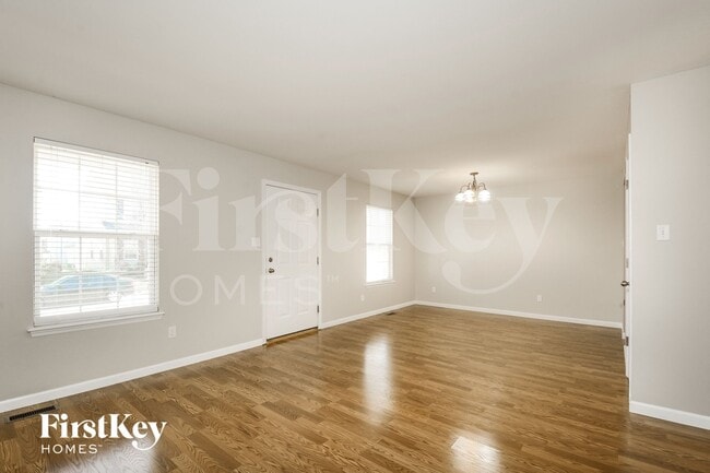 Photo - 809 Waler Dr