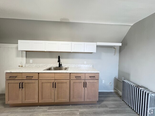 Building Photo - 178 Wegman Pky Unit 3 Rental