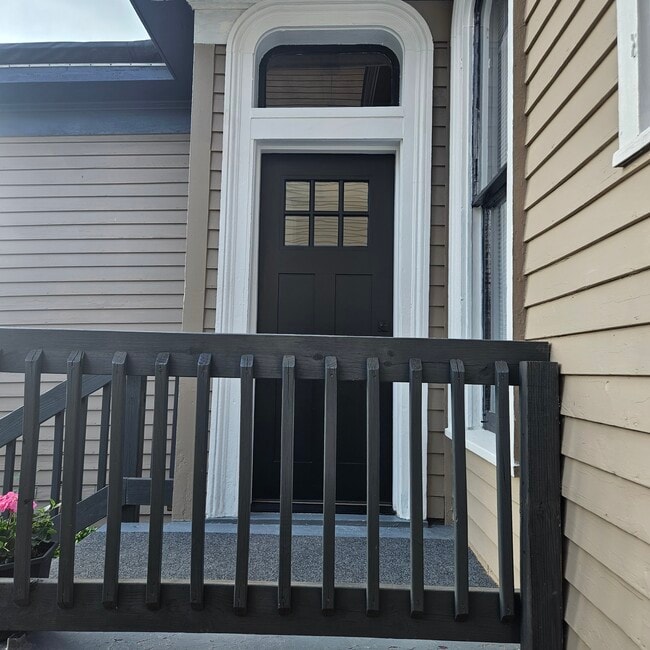 Photo - 811 Tyler St Unidad SIDE APARTMENT