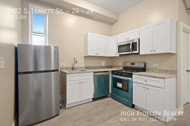 Photo - 1922 S Leavitt St Unit 2R