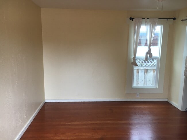 Photo - 203 Younglove Ave