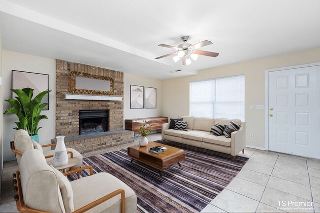 Photo - 3 bedroom Townhouse in east Fayetteville