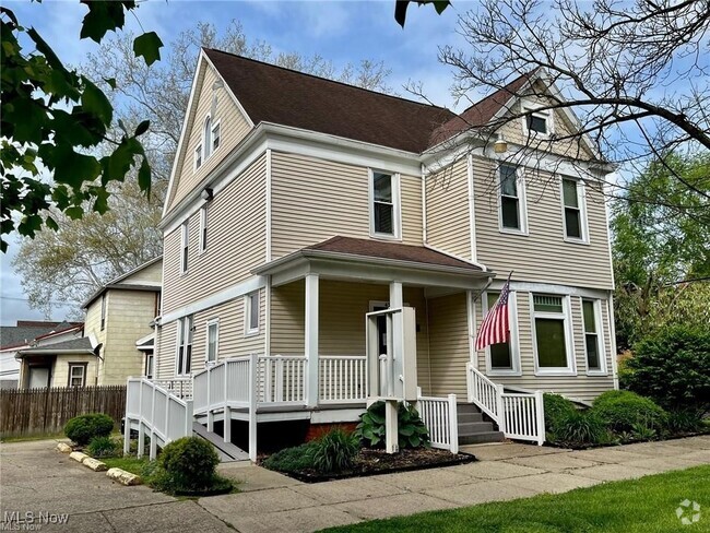 Building Photo - 435 3rd St Rental