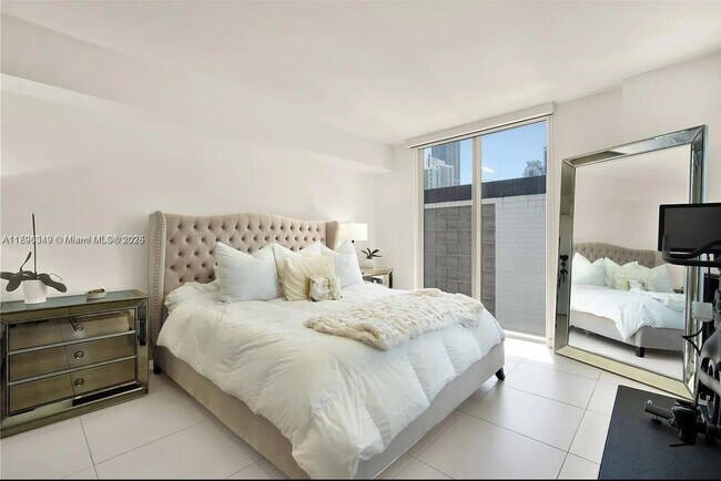 Photo - 31 SE 6th St Unidad 1201