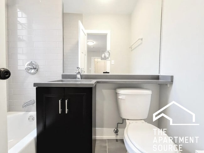 Photo - 437 W Belden Ave Unit B206