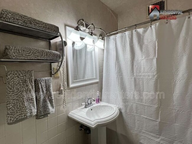 Photo - 1028 E Juneau Ave Unit 616