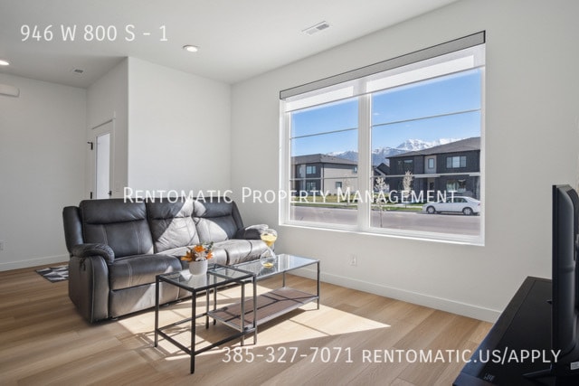 Photo - 946 W State Rd