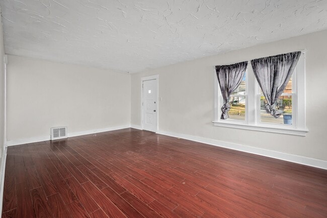 Photo - 246 Louisa Ave