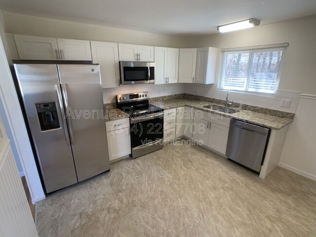 Photo - 858 Hazelvalley Dr