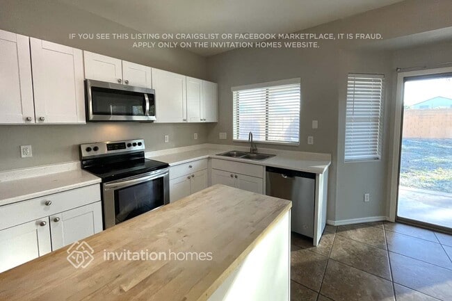 Photo - 1421 S 123rd Dr