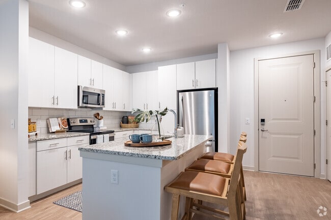 1BR, 1BA - 760SF - Kitchen