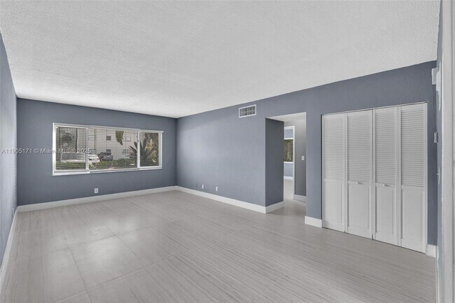 Photo - 101 SE 6th Ave Unit 1