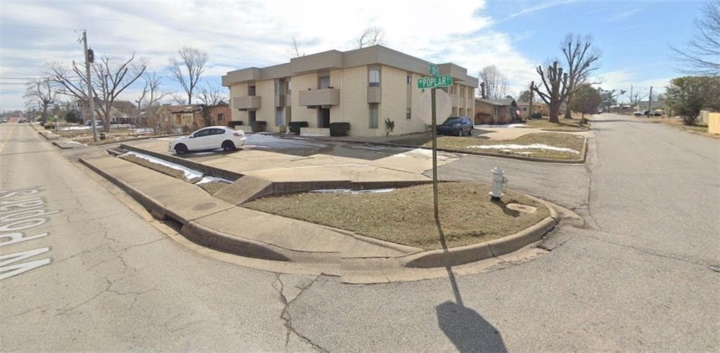 Photo - 1124 W Poplar St Apartment Unit 104