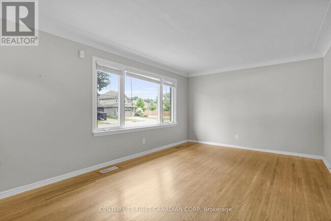 Photo - 638 Tennent Ave