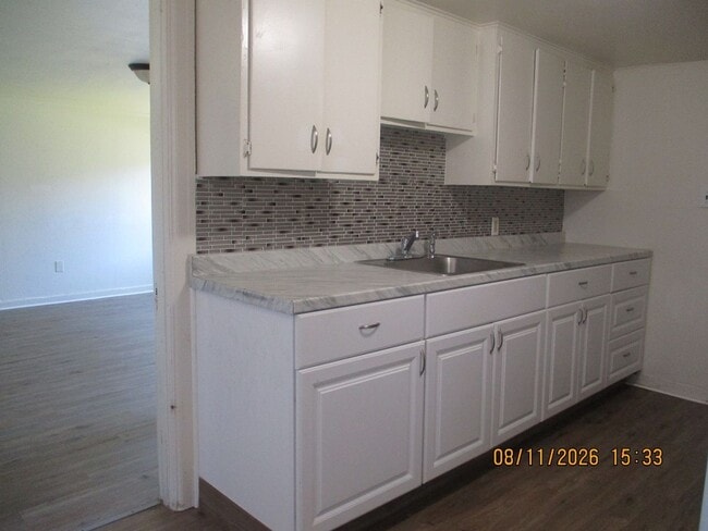 Building Photo - 212 N C St Unit #1