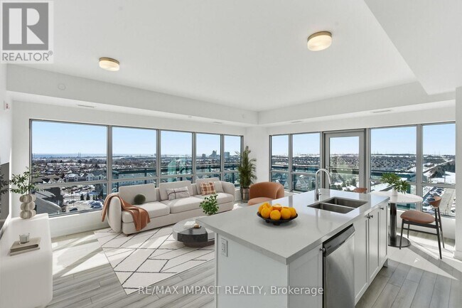 Photo - 55 Clarington Blvd