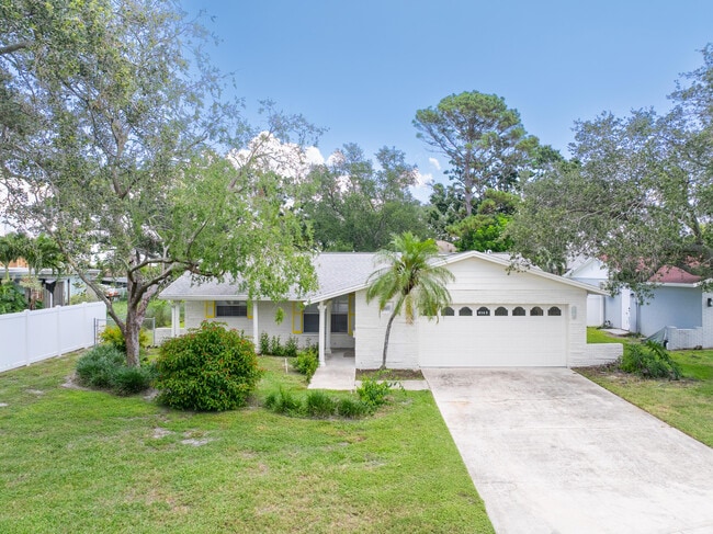 Building Photo - 6143 Tanglewood Dr NE Rental