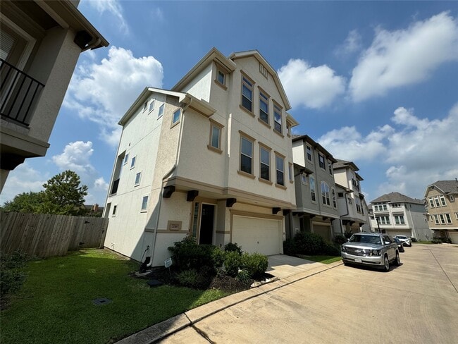 Photo - 2018 Royal Landing Dr