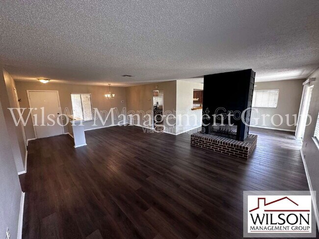 Photo - 321 Redwing Way