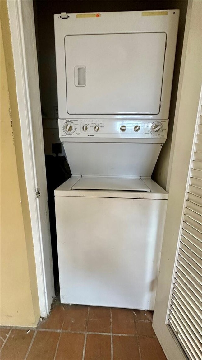 Photo - 1911 NE 28th Ct Unit 2B