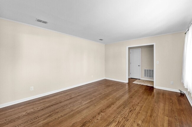 Photo - 311 Gardners Mill Ct