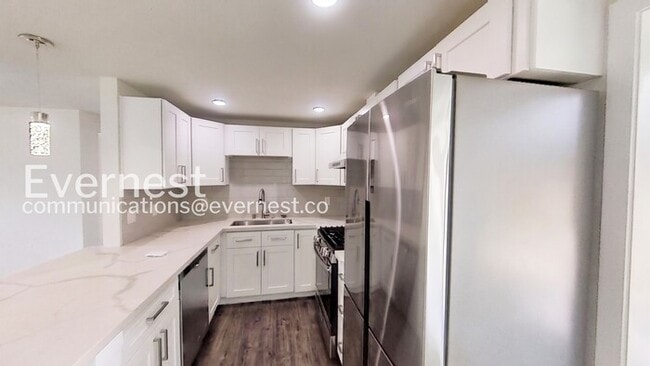Photo - 3930 NE 6th Pl