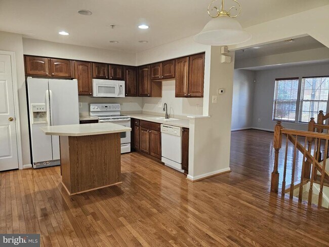 Photo - 7136 Deep Falls Way