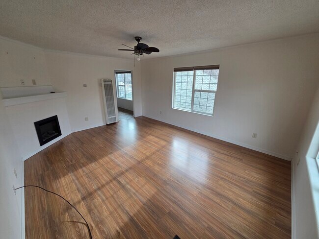 Photo - 627 2nd Ave Unidad 4