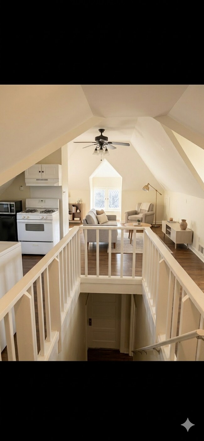 Photo - 2098 Court Ave Unit Apt. 2