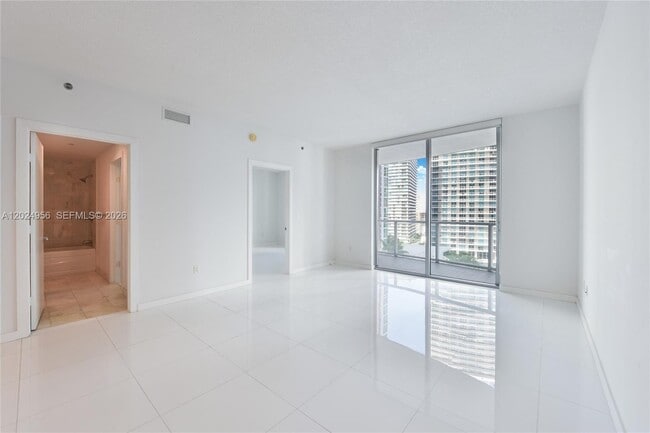Photo - 1060 Brickell Ave Unit 1715