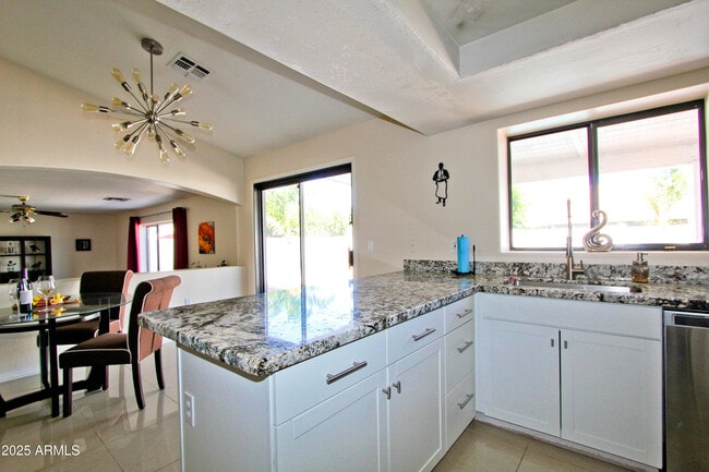 Photo - 801 N Harris Dr