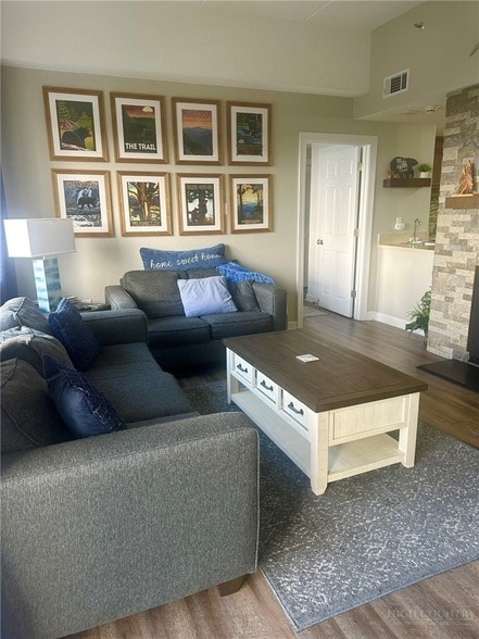 Building Photo - 303 Sugar Top Dr Unit 3827