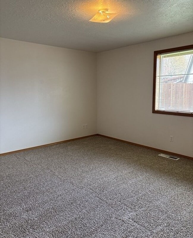 Photo - 3Bd/2Ba Single Story Home - Available to View!