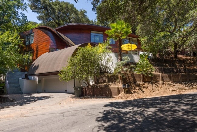 Building Photo - 3527 Oak Knoll Dr Rental