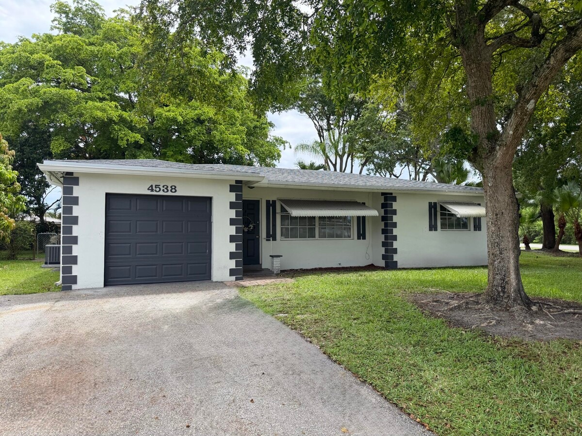 Photo - 4538 Albedo St
