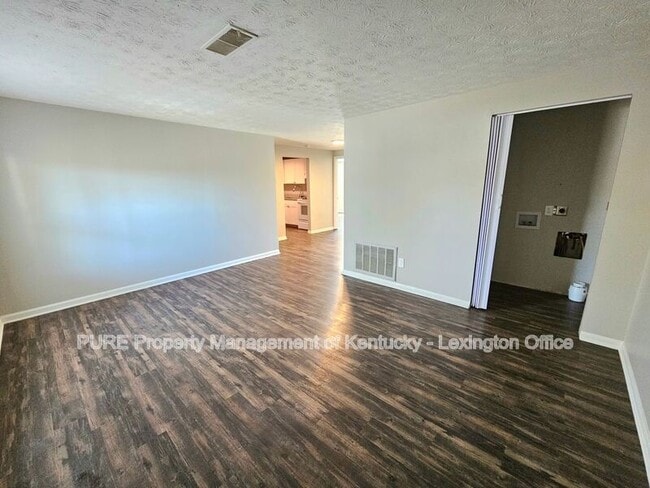 Photo - 427 Cardwell Ave Unit 3