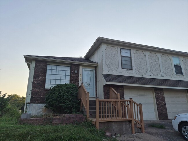 803 S Medford Cir Unit 1