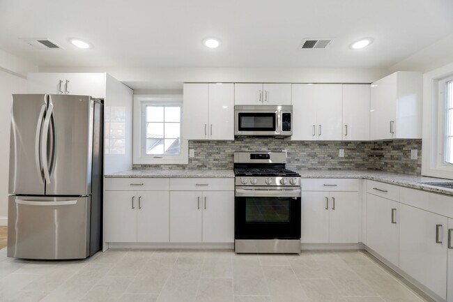 Photo - 401 Franklin St