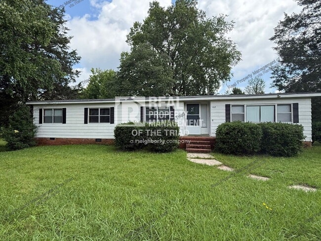 Building Photo - 102 Horseshoe Bend