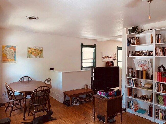 Photo - 817 E Johnson St Unidad 1-2