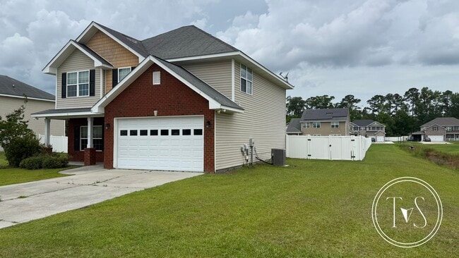 Photo - 709 English Oak Dr